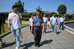 清華大學專家到仁和集團考察調(diào)研